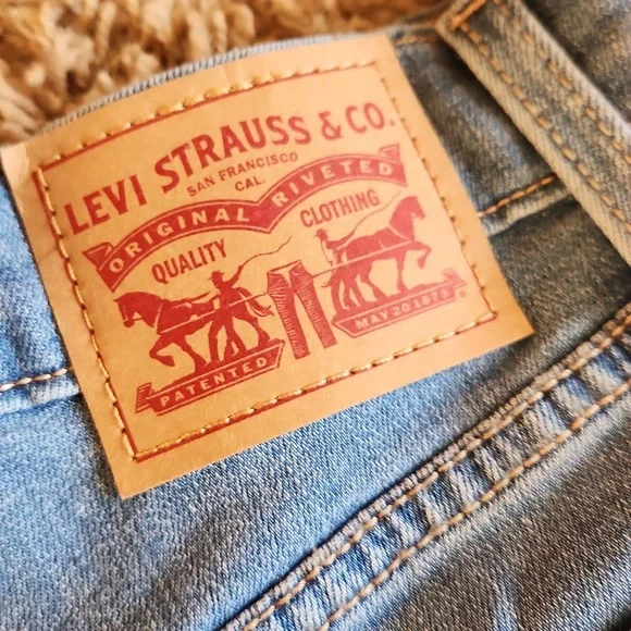 Levis's lightweight distressed jean shorts womans size 25 - Picture 7 of 11